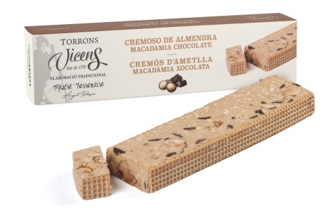 Nougat Crémeux Amandes et au Chocolat avec des noix de Macadamia Caramélisées 300g Étui